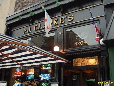 PJ Clarke's - Gold Coast - Chicago Bars Guide